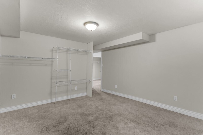 Building Photo - 1035 Hillcrest Dr