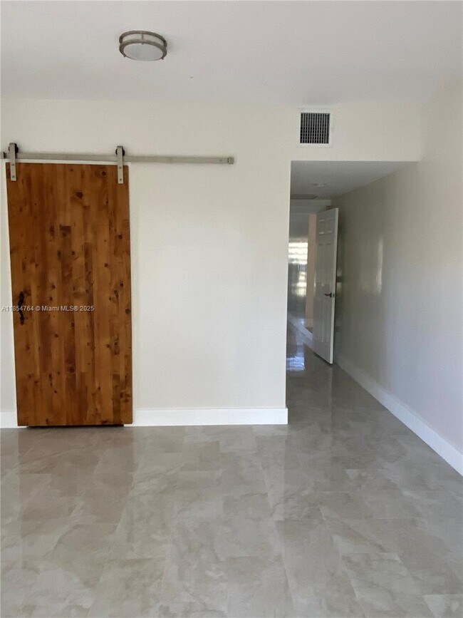 Building Photo - 6090 SW 63rd Ave