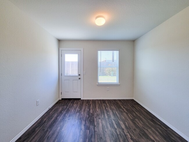 Building Photo - 5627 Savanna Pasture Rd