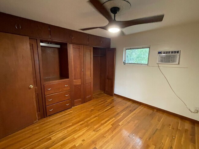 Building Photo - Great 2nd Floor 2 Bedroom, 1 Bath In Duckpond