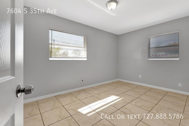 Building Photo - 7604 S 35th Ave