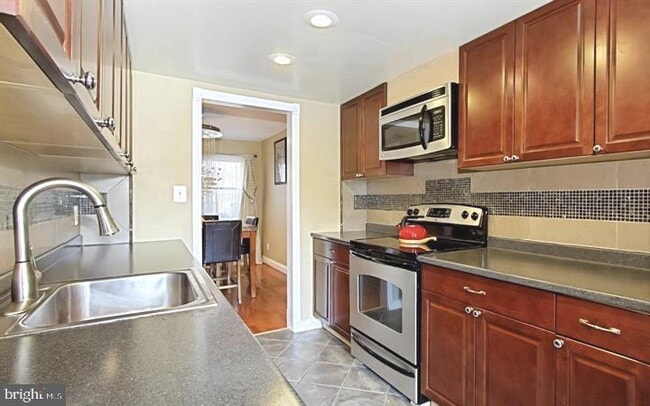 Building Photo - 12728 Rolling Brook Dr