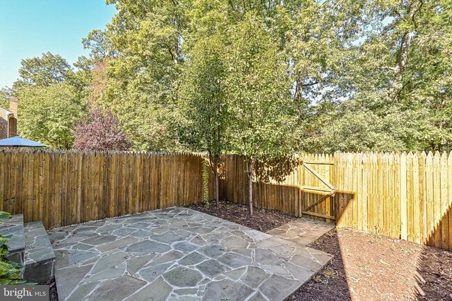 Building Photo - 7046 Leestone St