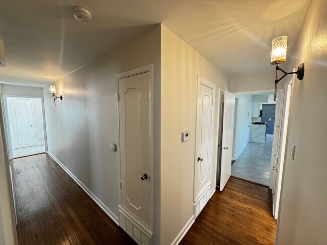 Building Photo - Updated 3 bed 2 bath with outdoor living area in Richardson!