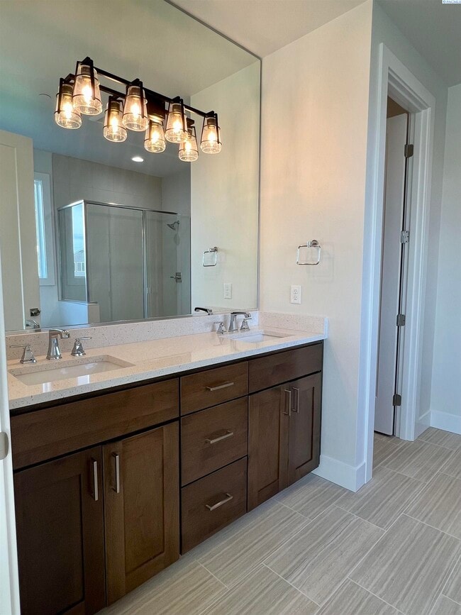 Building Photo - South Richland For Rent