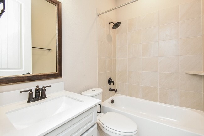 Building Photo - 2008 Harrow Oak Ln