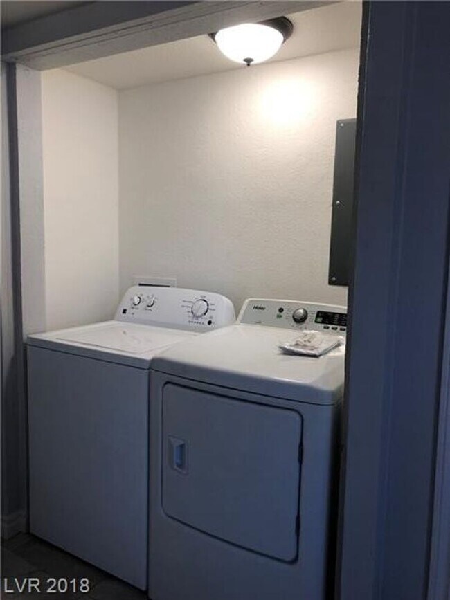 Building Photo - 2732 Eldora Cir