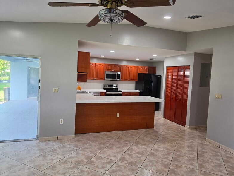 Building Photo - 14755 SW 264th St