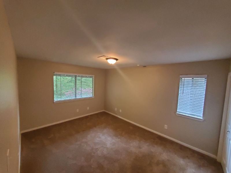 Building Photo - 36 Fairway Ln