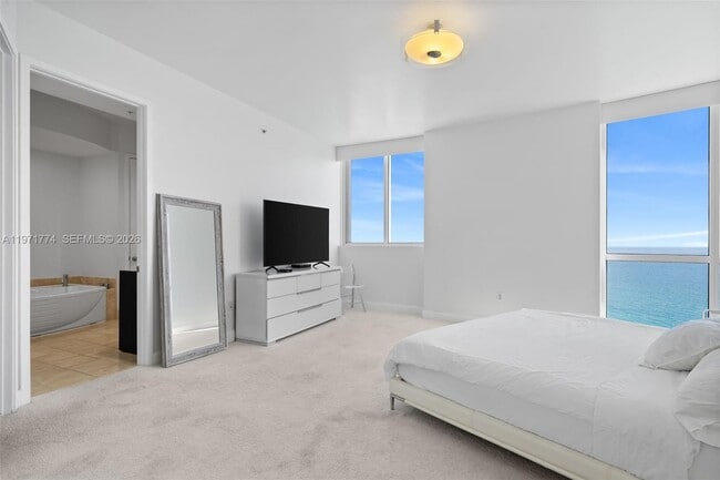 Building Photo - 18201 Collins Ave