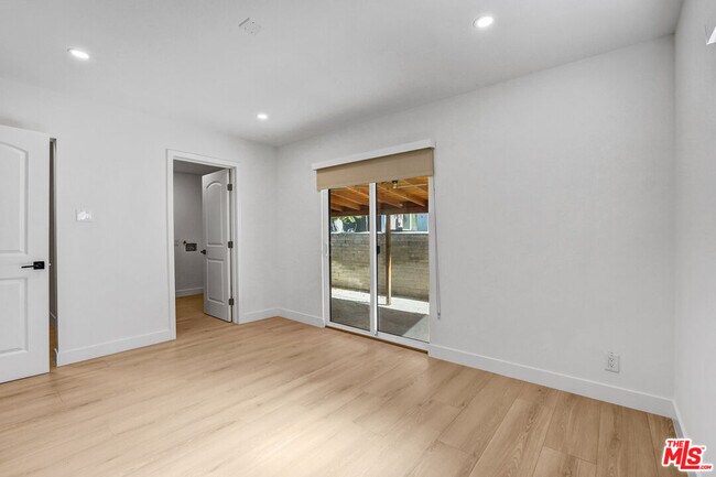 Building Photo - 9642 Tujunga Canyon Blvd