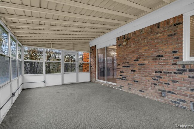 Building Photo - 17471 Evans St