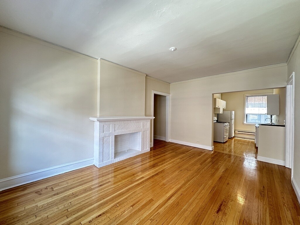 Building Photo - 1318 Oak Ave