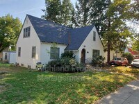 Building Photo - 520 NE Maple St