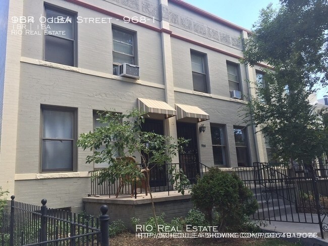 Primary Photo - Awesome 1BR with Beautifully Exposed Brick!