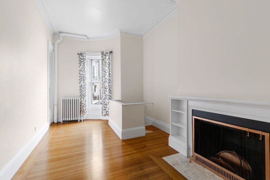 Building Photo - 167 Beacon St