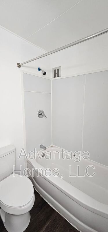 Building Photo - 938 N 71 St