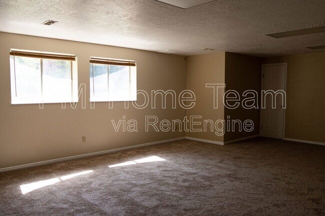 Building Photo - 5095 Taylor Ave