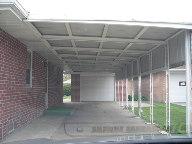 Building Photo - Premier Home Rentals