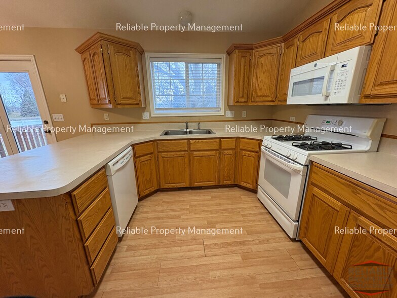 Building Photo - 411 N 4200 E