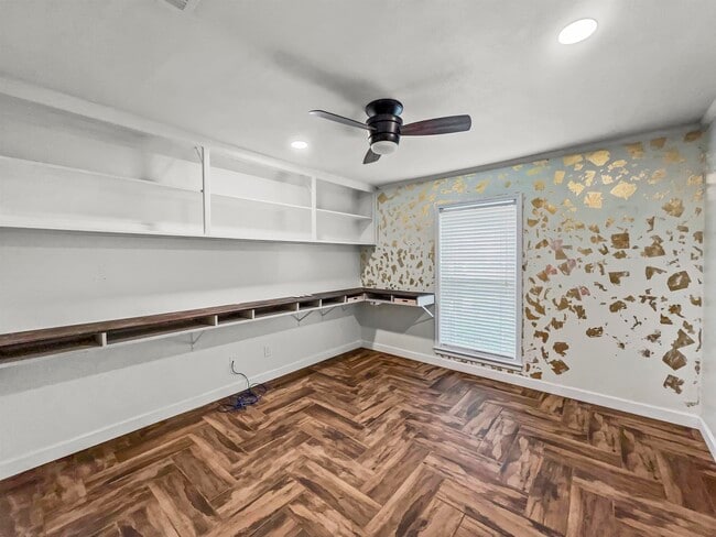 Building Photo - 33 Eucalyptus St