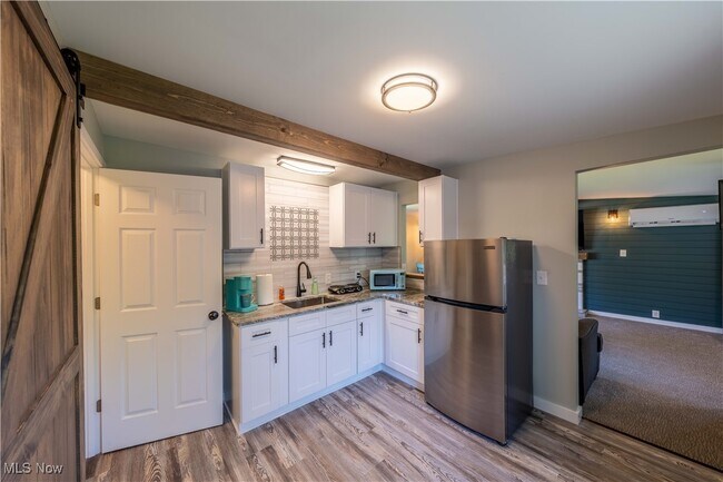 Building Photo - 99 Smith St