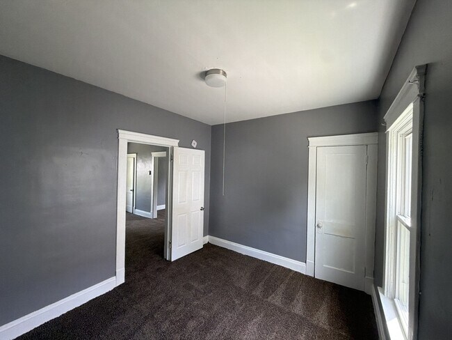 Building Photo - 3552 E 138th St