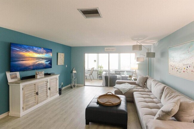 Building Photo - 1255 E Peppertree Dr