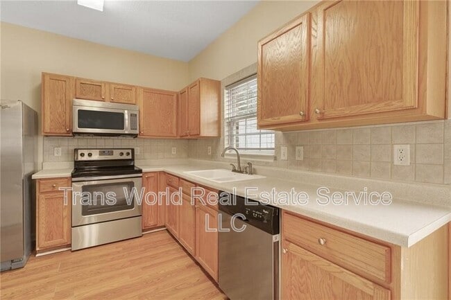 Building Photo - 1102 Pleasant Oaks Ct