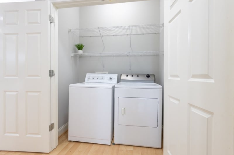 Building Photo - 1955 Oxford Ct