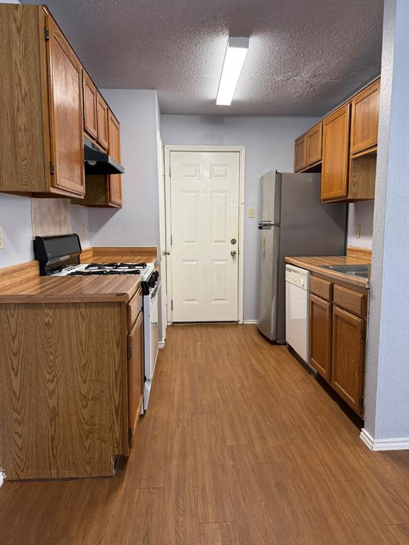 Building Photo - 1200 Orchard Park Cir