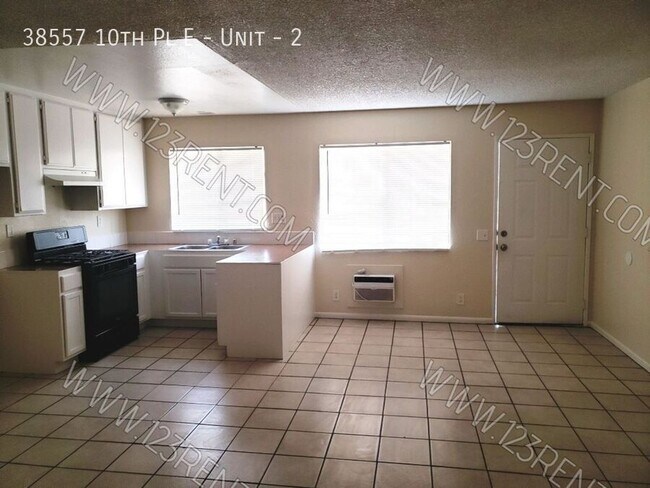 Building Photo - 38557 10th Pl E