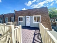 Building Photo - Stunning 3 Bed 2 Bath Condo In Much Sought After Sequoyah Community