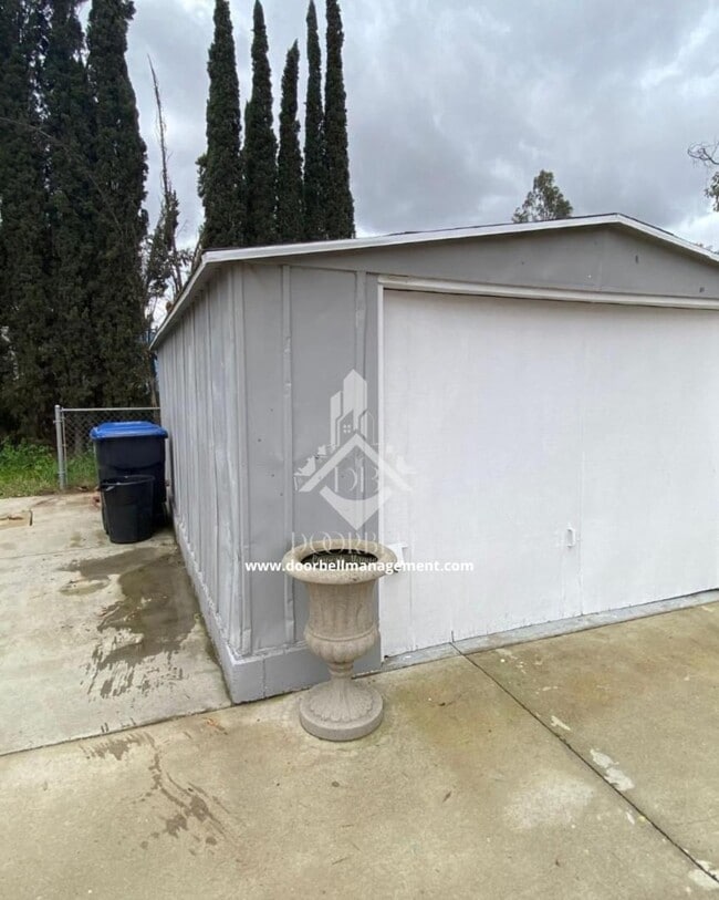 Building Photo - 21633 Monument Dr