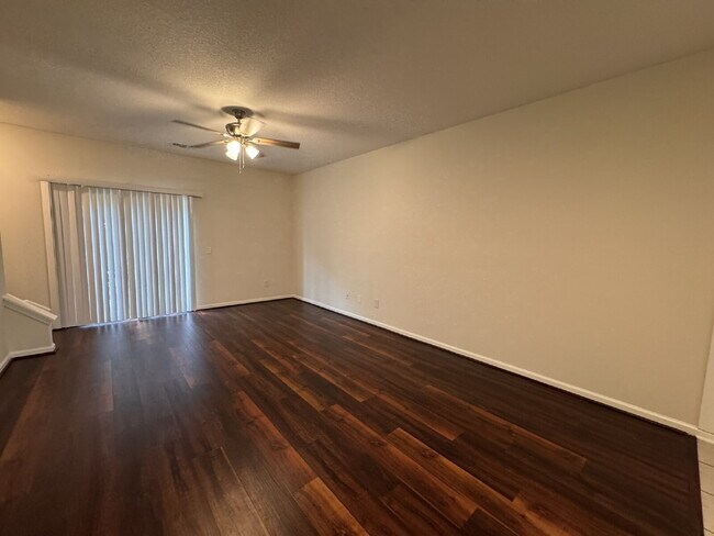 Building Photo - Spacious Townhome in North St. Augustine
