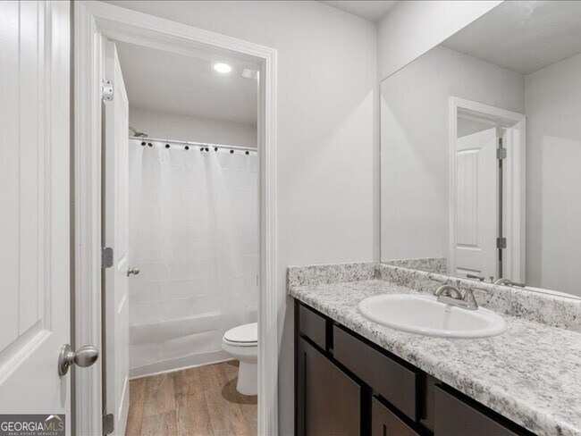 Building Photo - 174 Goodall Woods Dr