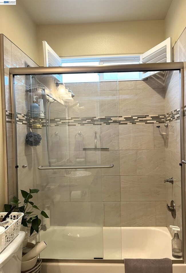 Building Photo - 358 Reddington Dr