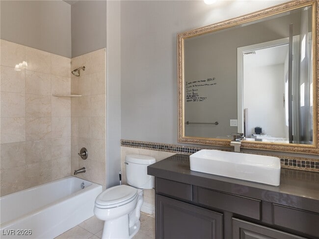 Building Photo - 779 Clove Ct