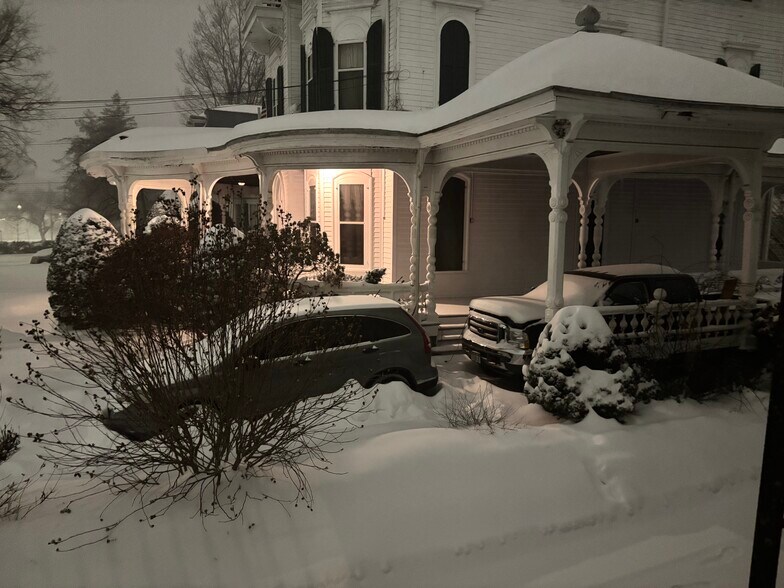 Building Photo - 85 S Hamilton St