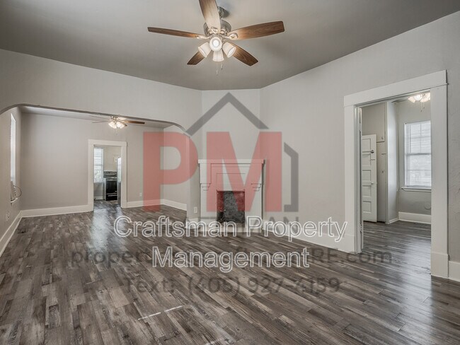 Building Photo - 1226 NW 8th St