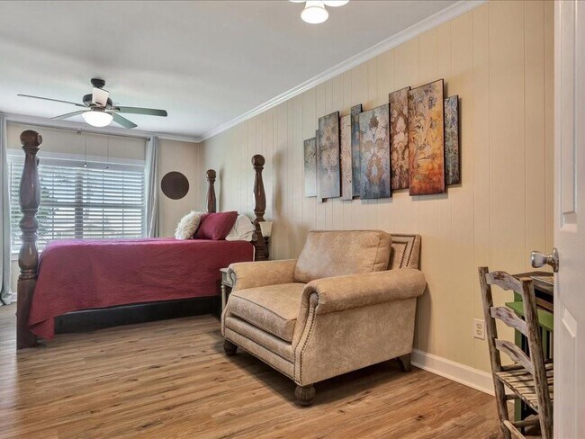 Building Photo - 683 Water View Dr