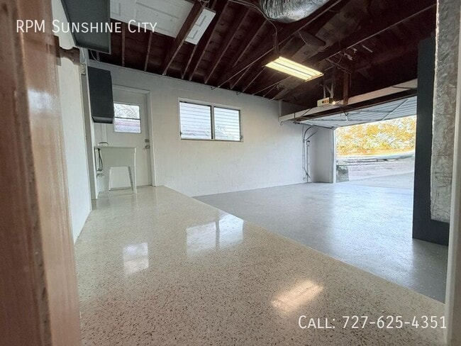 Building Photo - 1310 Ann Cir