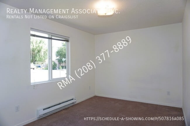 Building Photo - 301 Sunnyside Dr