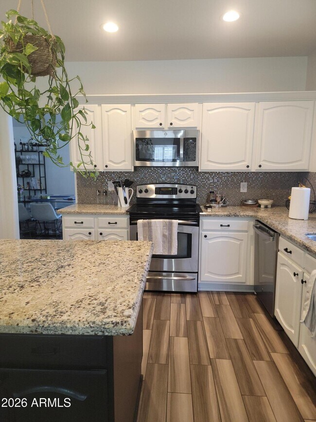 Building Photo - 1729 E Brookwood Ct