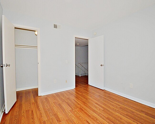 Building Photo - 2230 N Indian Canyon Dr