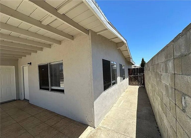 Building Photo - 1768 Bern Dr