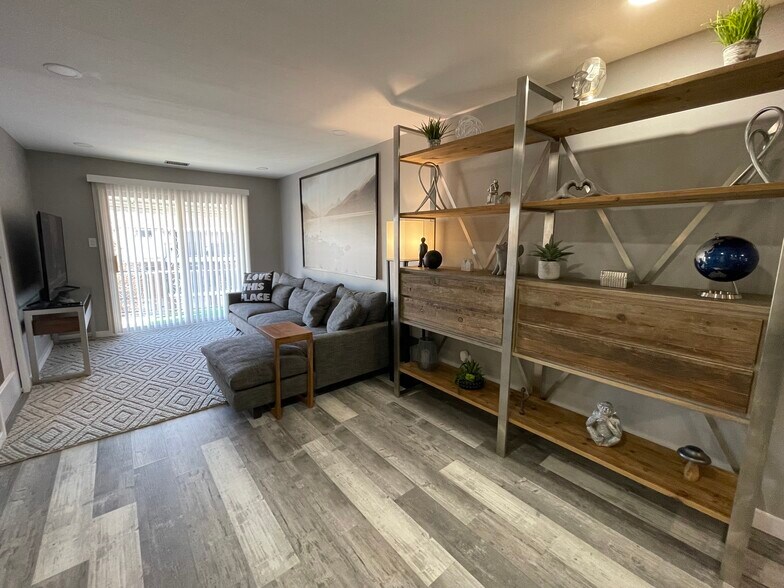 Building Photo - 29 Skyline Dr