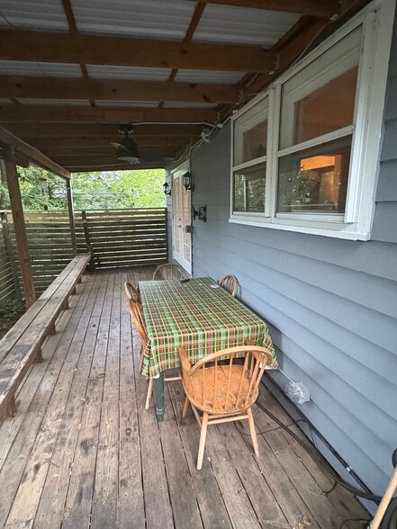 Covered porch - 117 Linden Ave