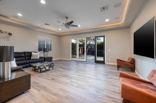 Building Photo - 675 Scenic Rim Dr