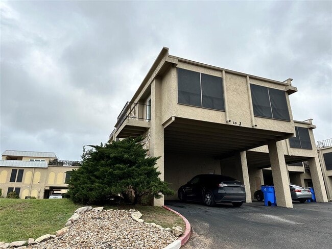 Building Photo - 5916 Lago Vista Way